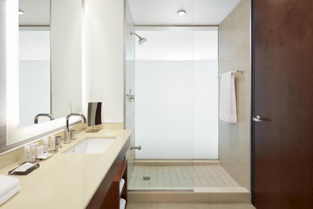 Marriott Montreal Airport In-terminal 4*