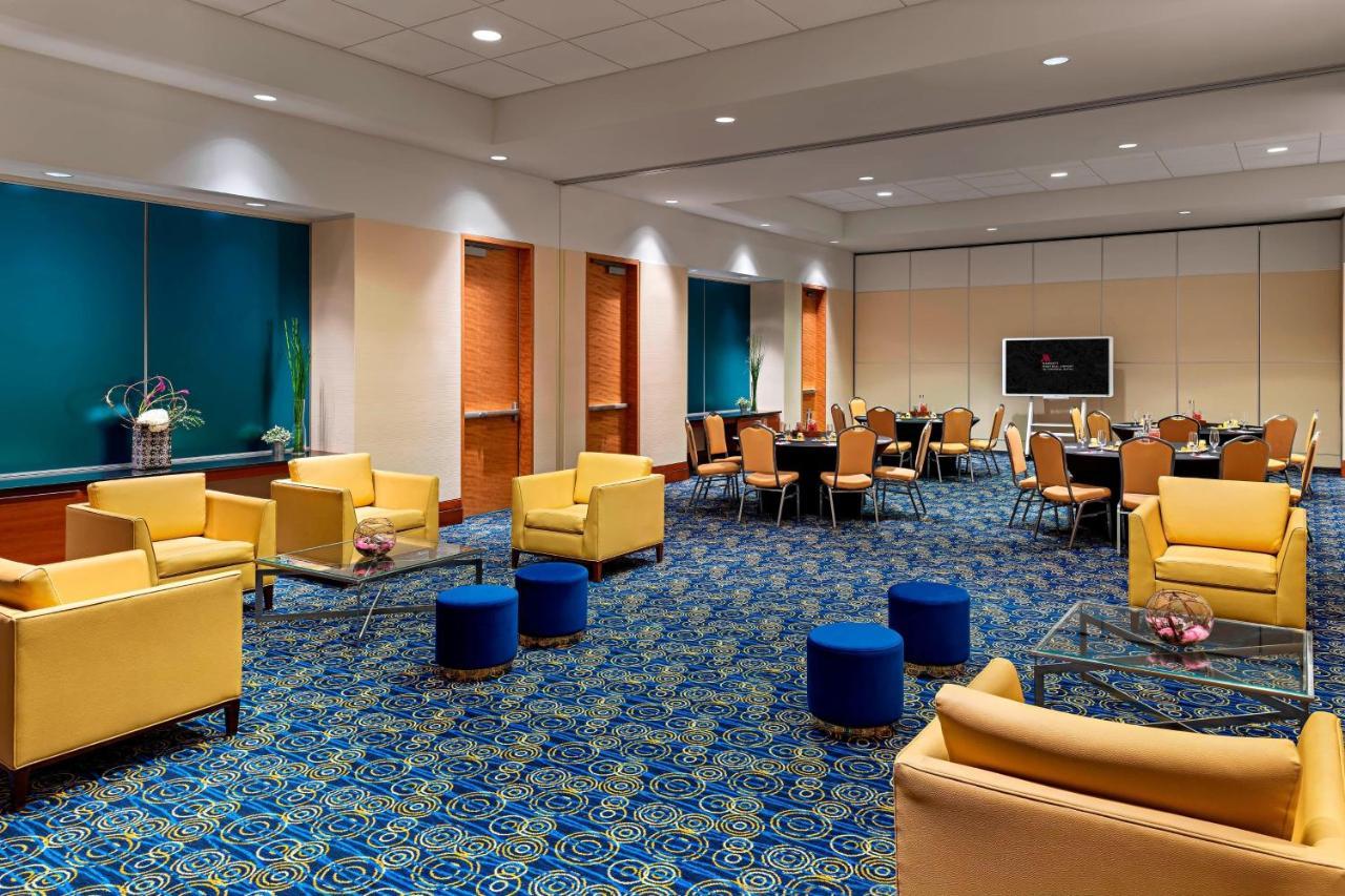 Marriott Montreal Airport In-terminal Dorval