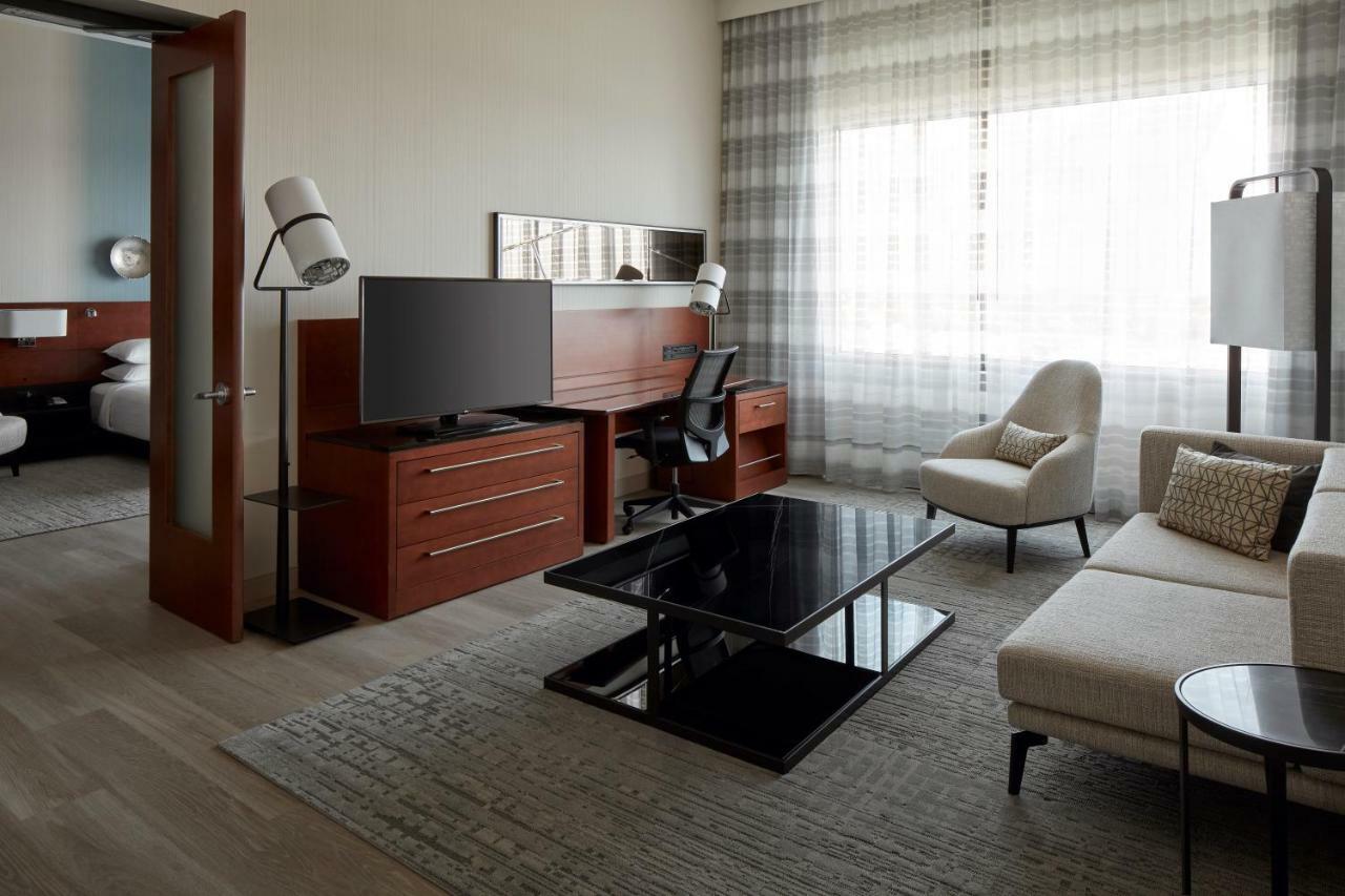 Marriott Montreal Airport In-terminal Hotel 4*